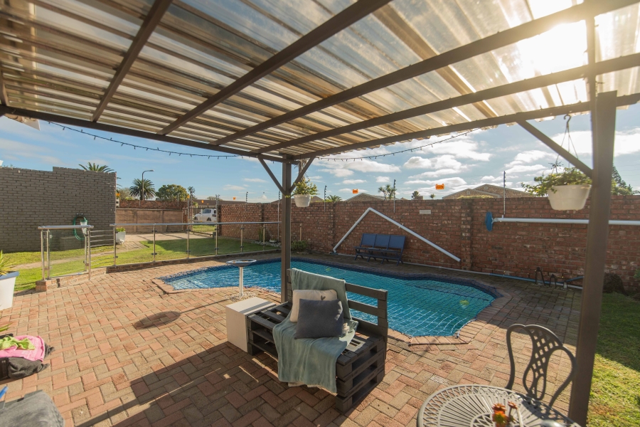 6 Bedroom Property for Sale in Sherwood Eastern Cape